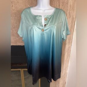 NWOT GRADIENT BLOUSE